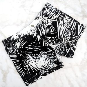 NY & Co Black and White Palm Jean Shorts